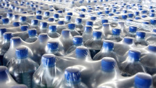 Nearly eight million metric tonnes of plastic packaging weight – equivalent to the weight of 2,000 Eiffel Towers – ends up in the oceans each year